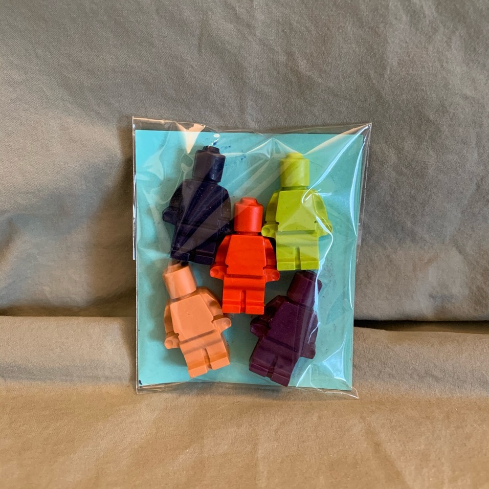 Upcycled ‘Minifig-shape’ Crayons